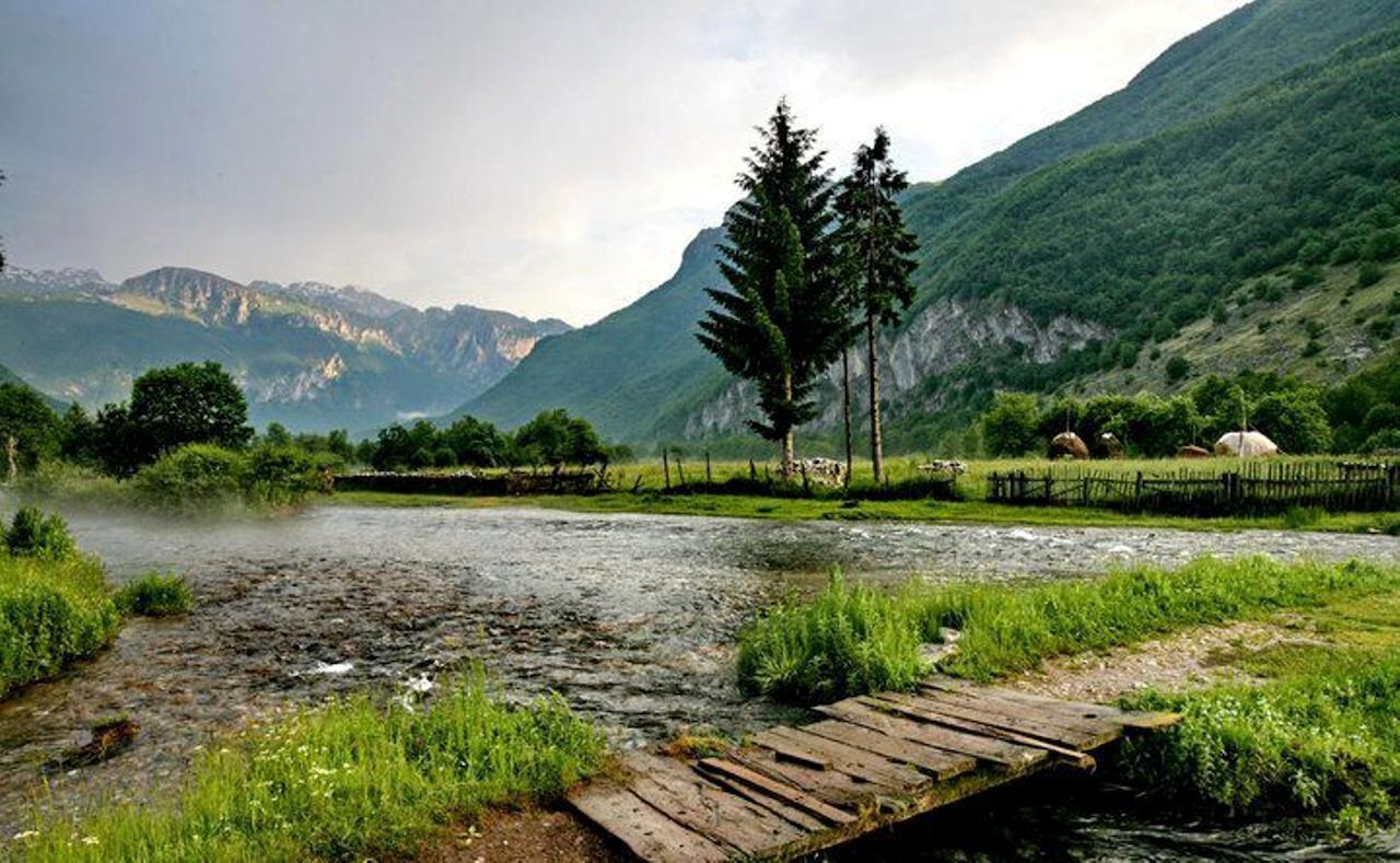 Hotel Rosi Gusinje Kültér fotó