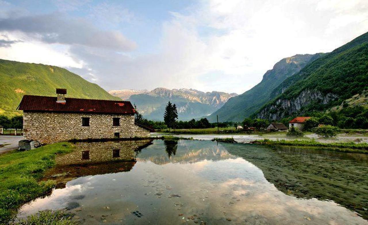 Hotel Rosi Gusinje Kültér fotó