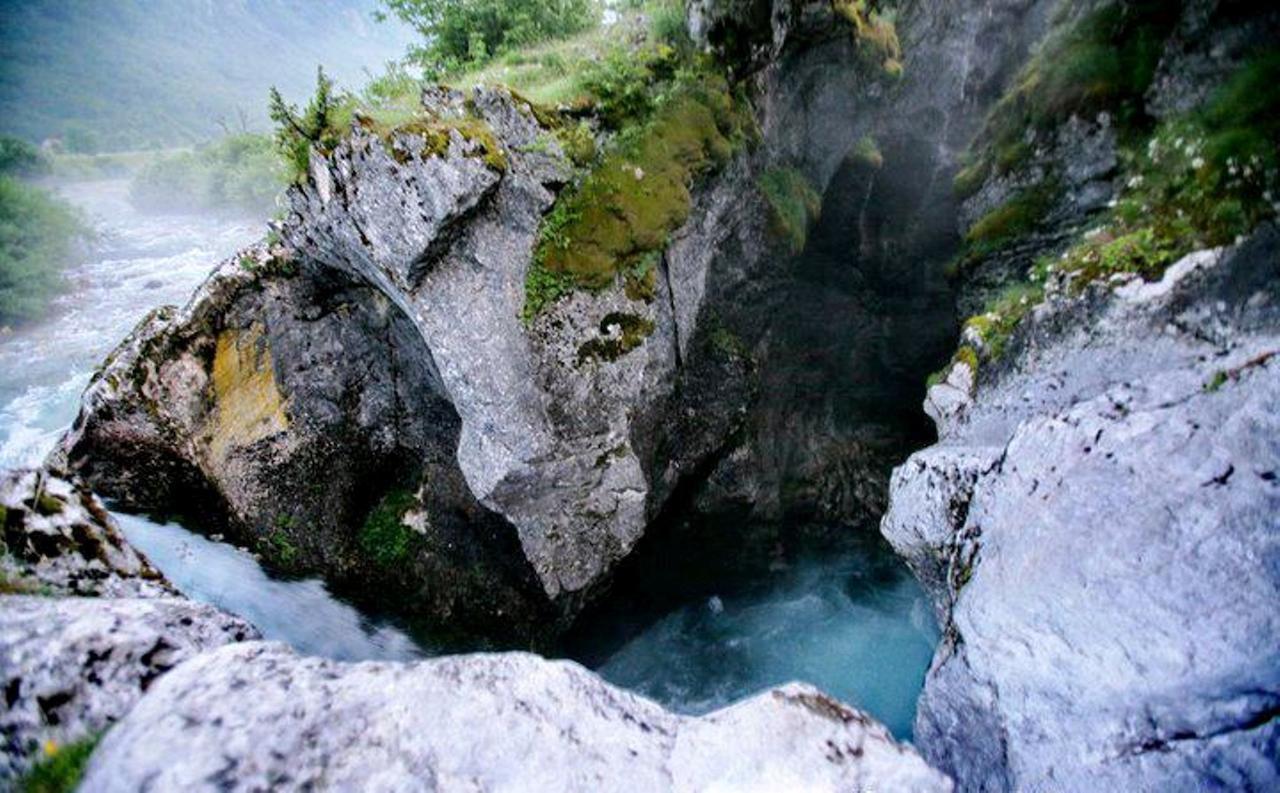 Hotel Rosi Gusinje Kültér fotó