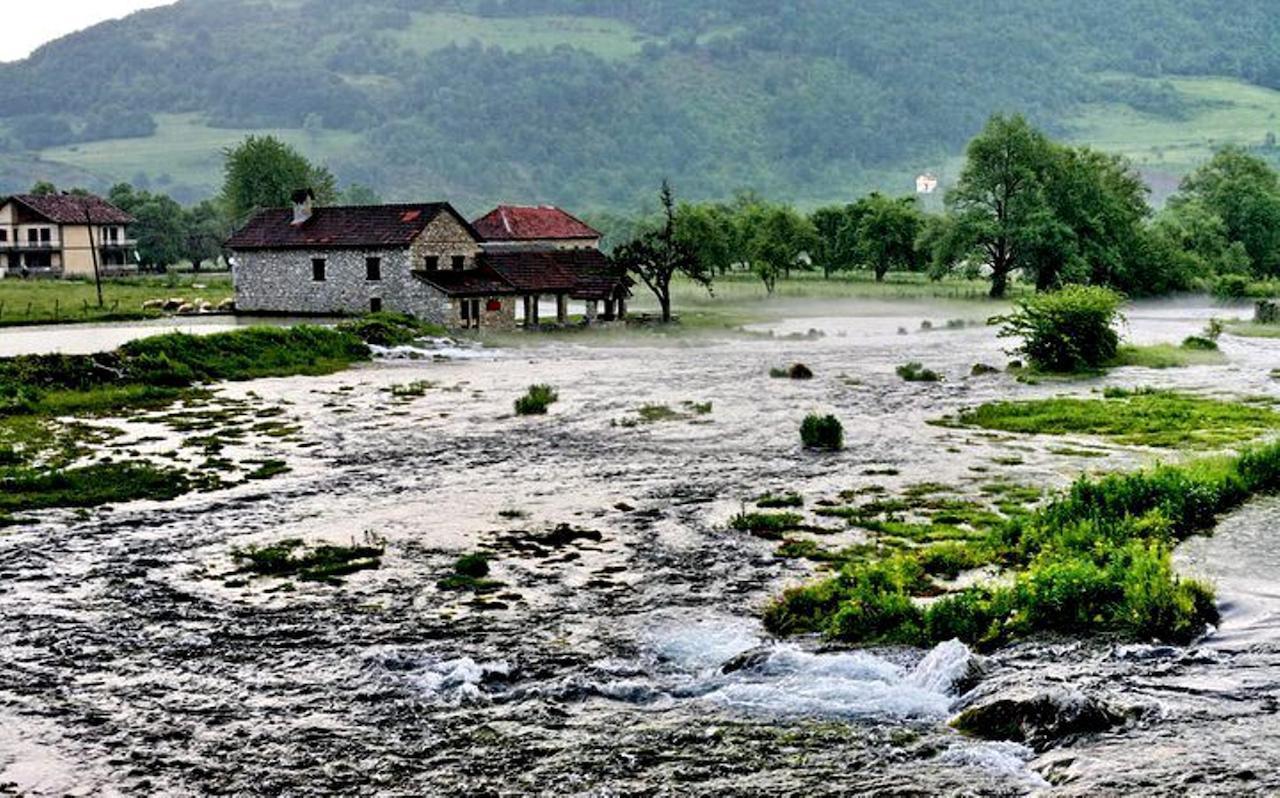 Hotel Rosi Gusinje Kültér fotó