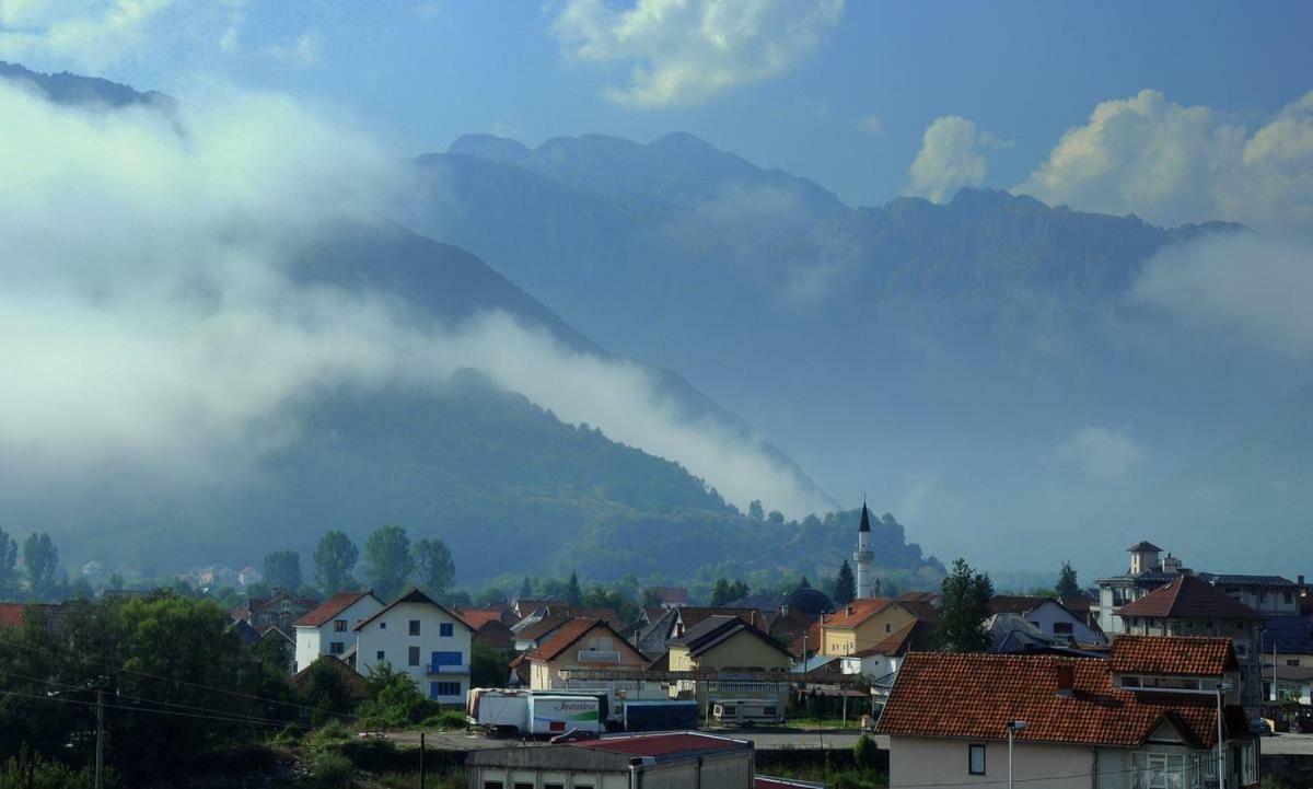 Hotel Rosi Gusinje Kültér fotó